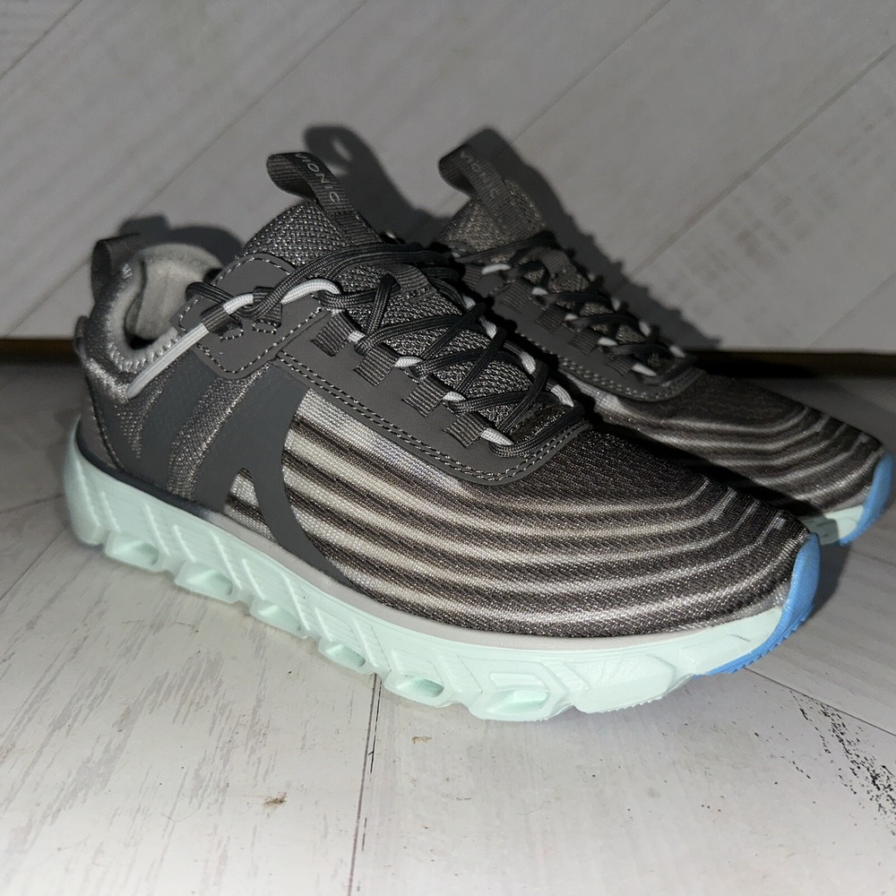 Vionic Fortune Women's Sneakers Gray Running Womens Size 5/ Kids 3.5 No Wear